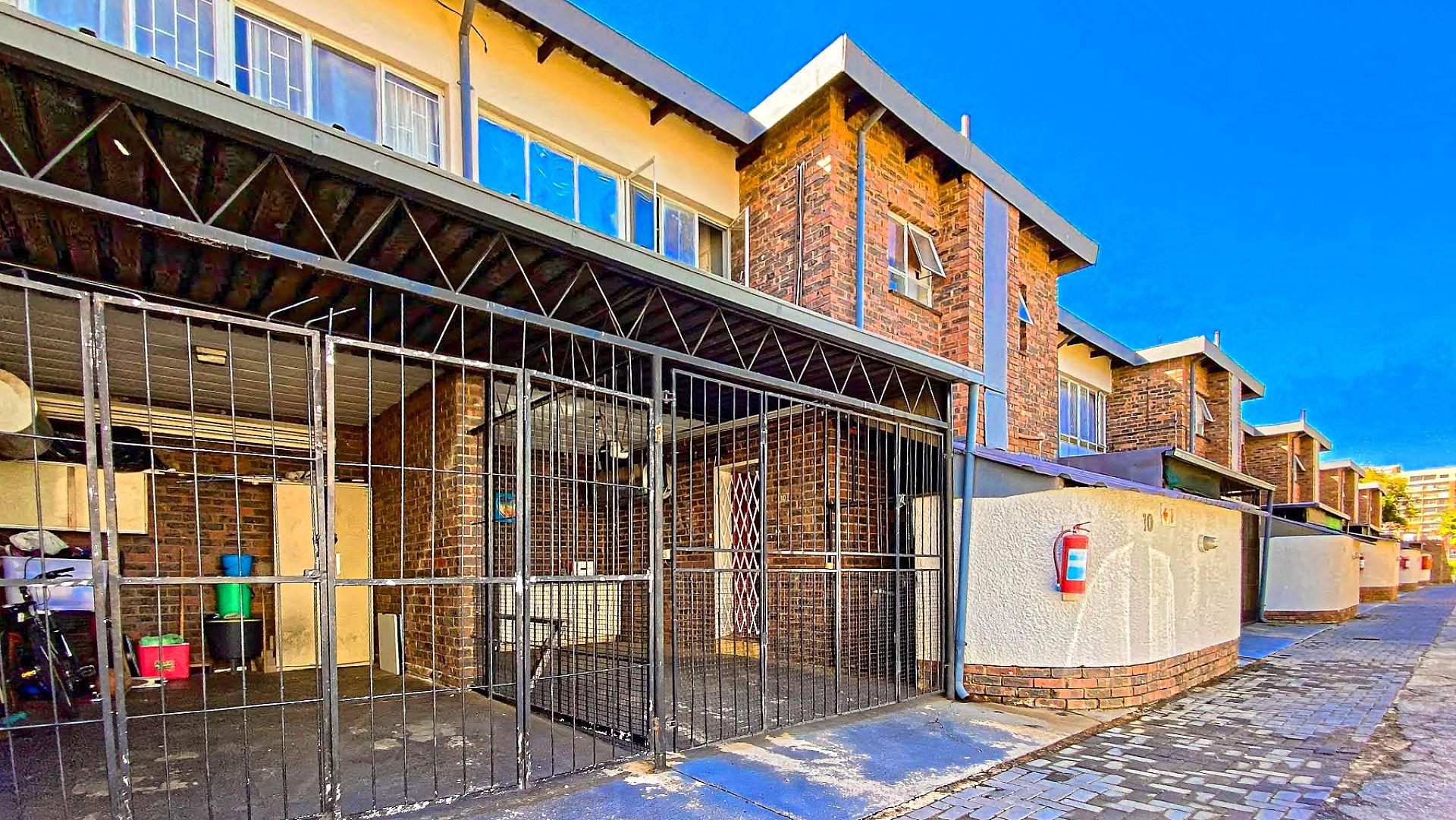 Spacious 2Bed Townhouse for Sale in Silverton