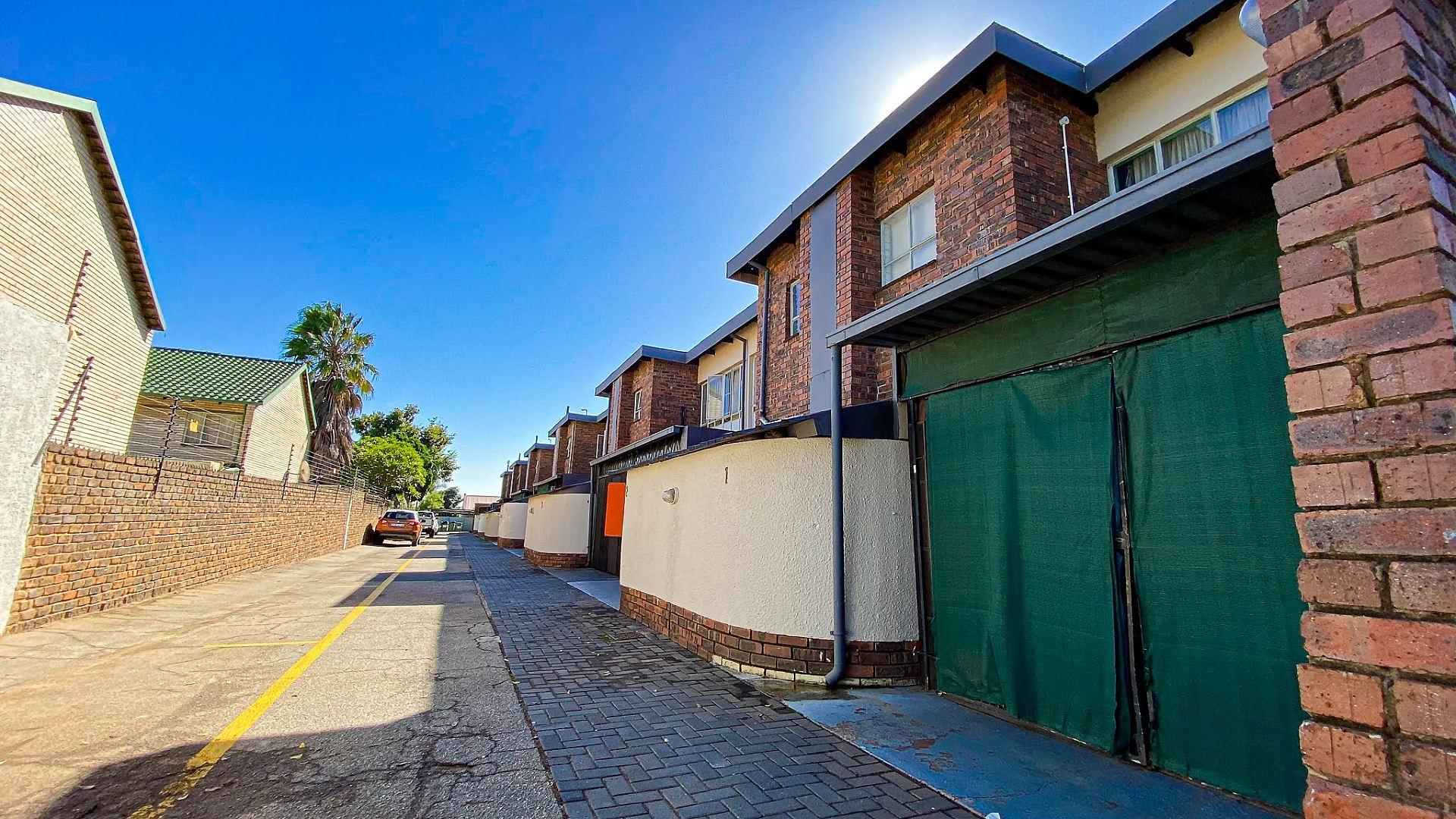 Spacious 2Bed Townhouse for Sale in Silverton