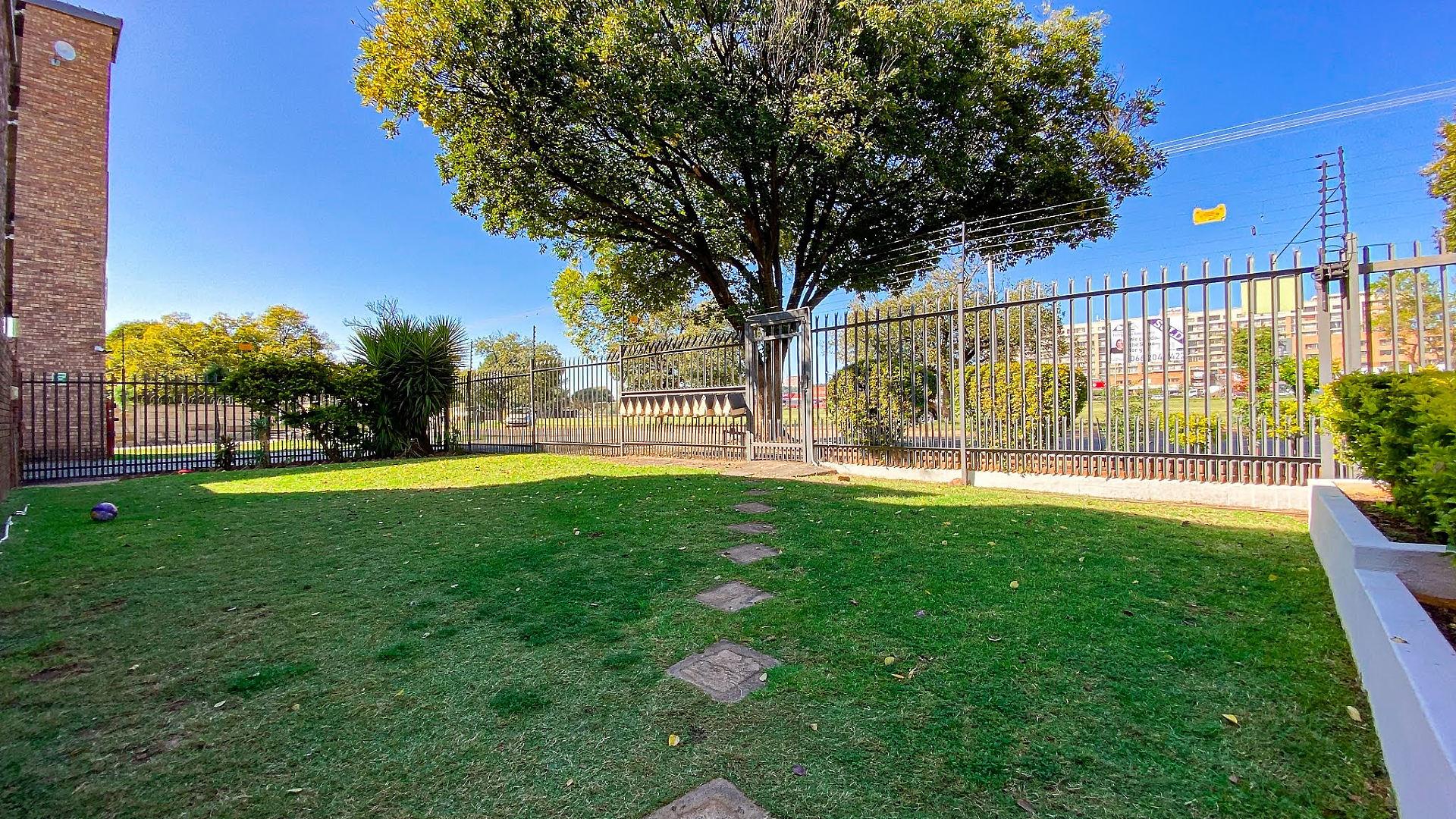 Spacious 2Bed Townhouse for Sale in Silverton