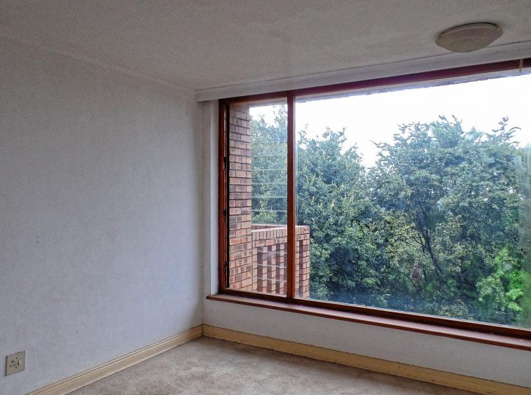 Secure 5 Bed Houses For Sale in Silverton