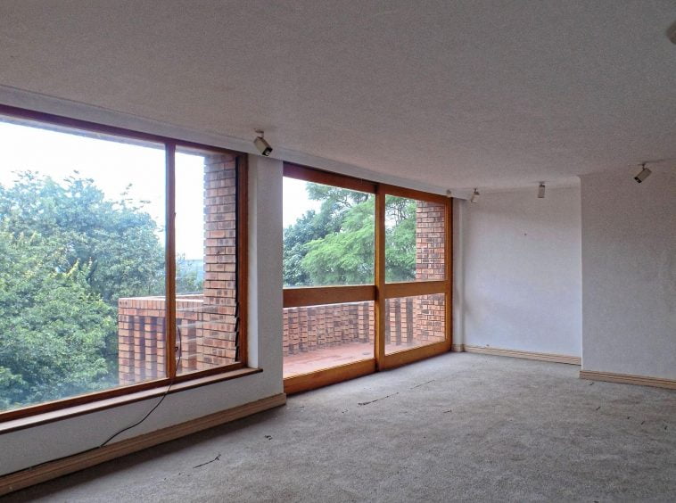 Secure 5 Bed Houses For Sale in Silverton