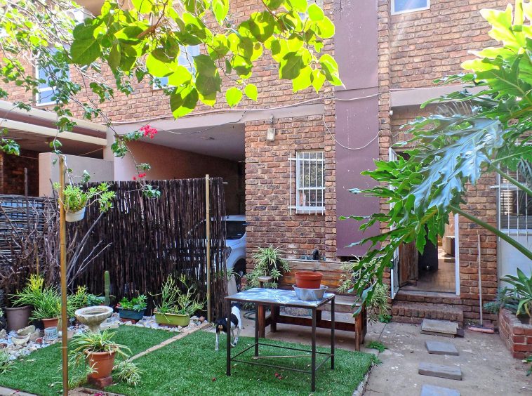 Neat 2-Bed Unit For Sale in Silverton