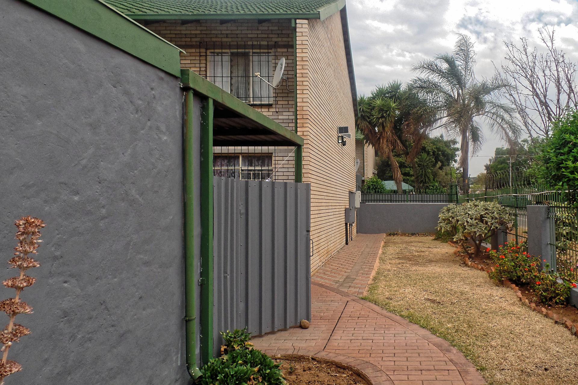 3bed Townhouse for Sale in Silverton RealProp Sales & Rentals