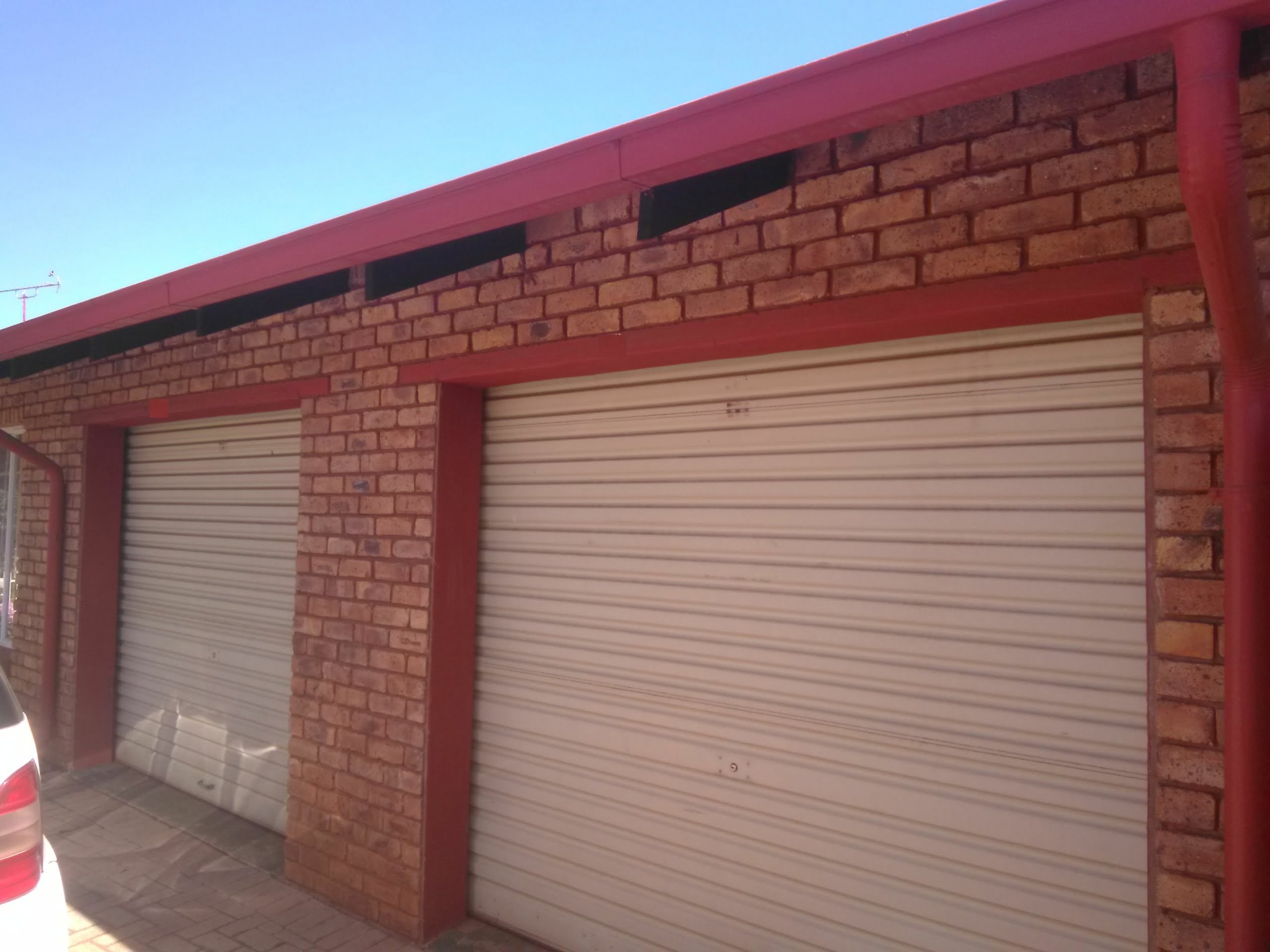 3 appealing Sunny Bed Townhouse to rent in Weavind Park RealProp