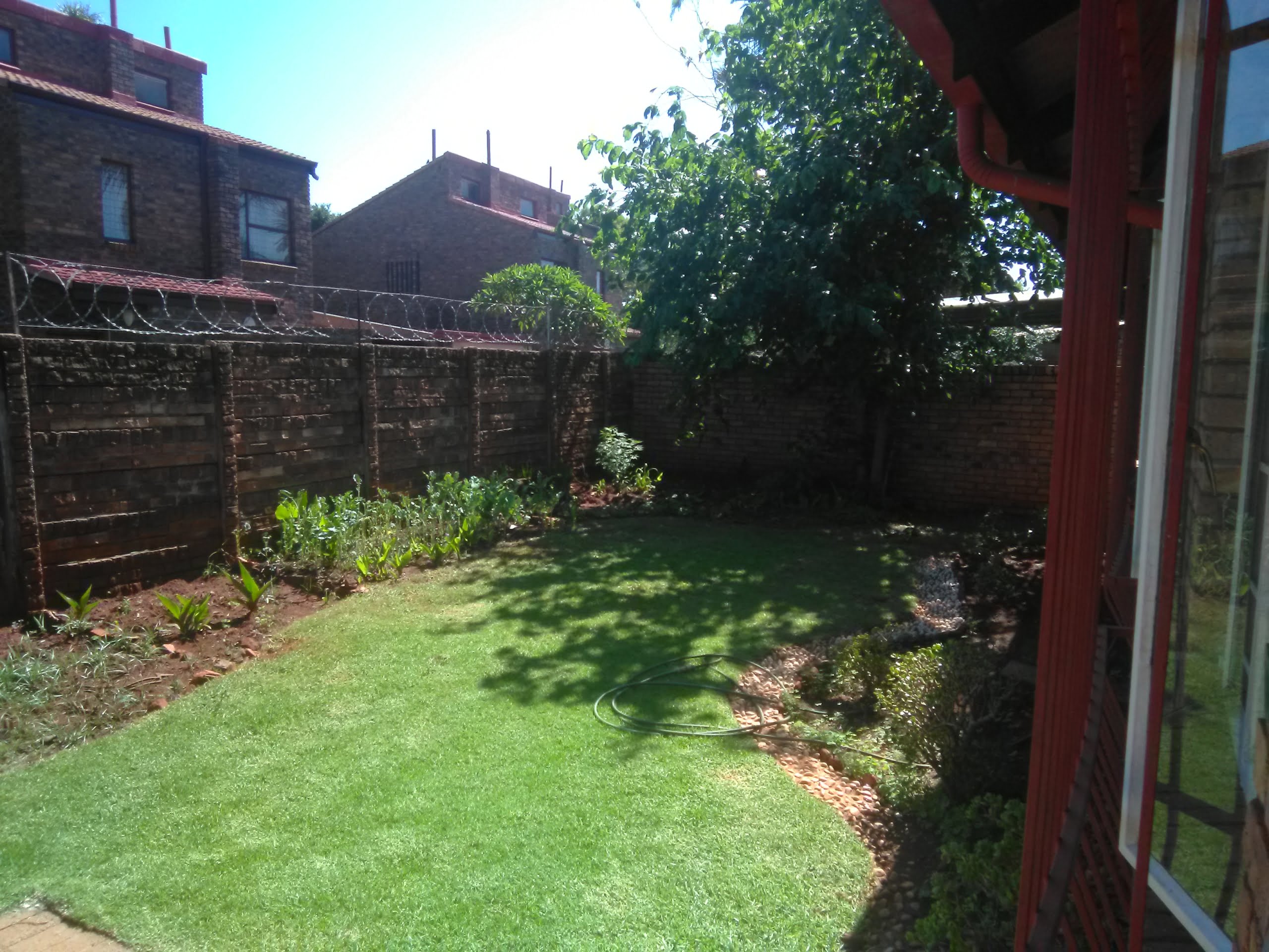 3 appealing Sunny Bed Townhouse to rent in Weavind Park RealProp