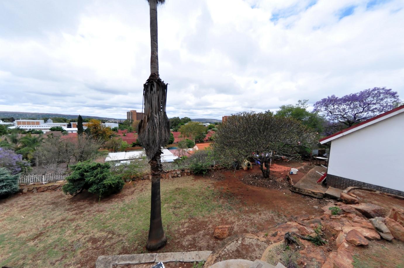 houses for sale in Weavind Park