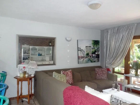 Property in Val De Grace