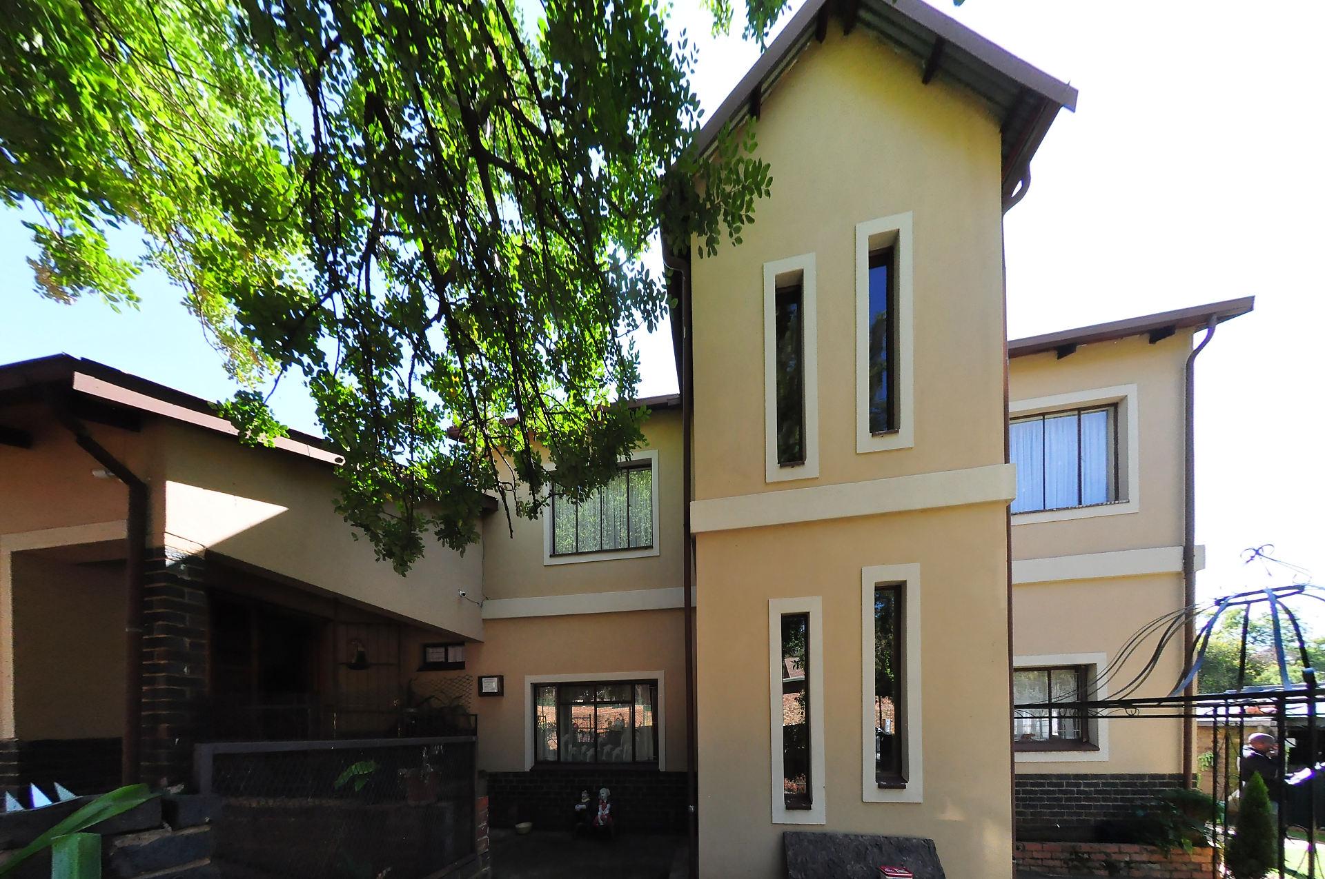 7-bed-houses-with-flatlets-for-sale