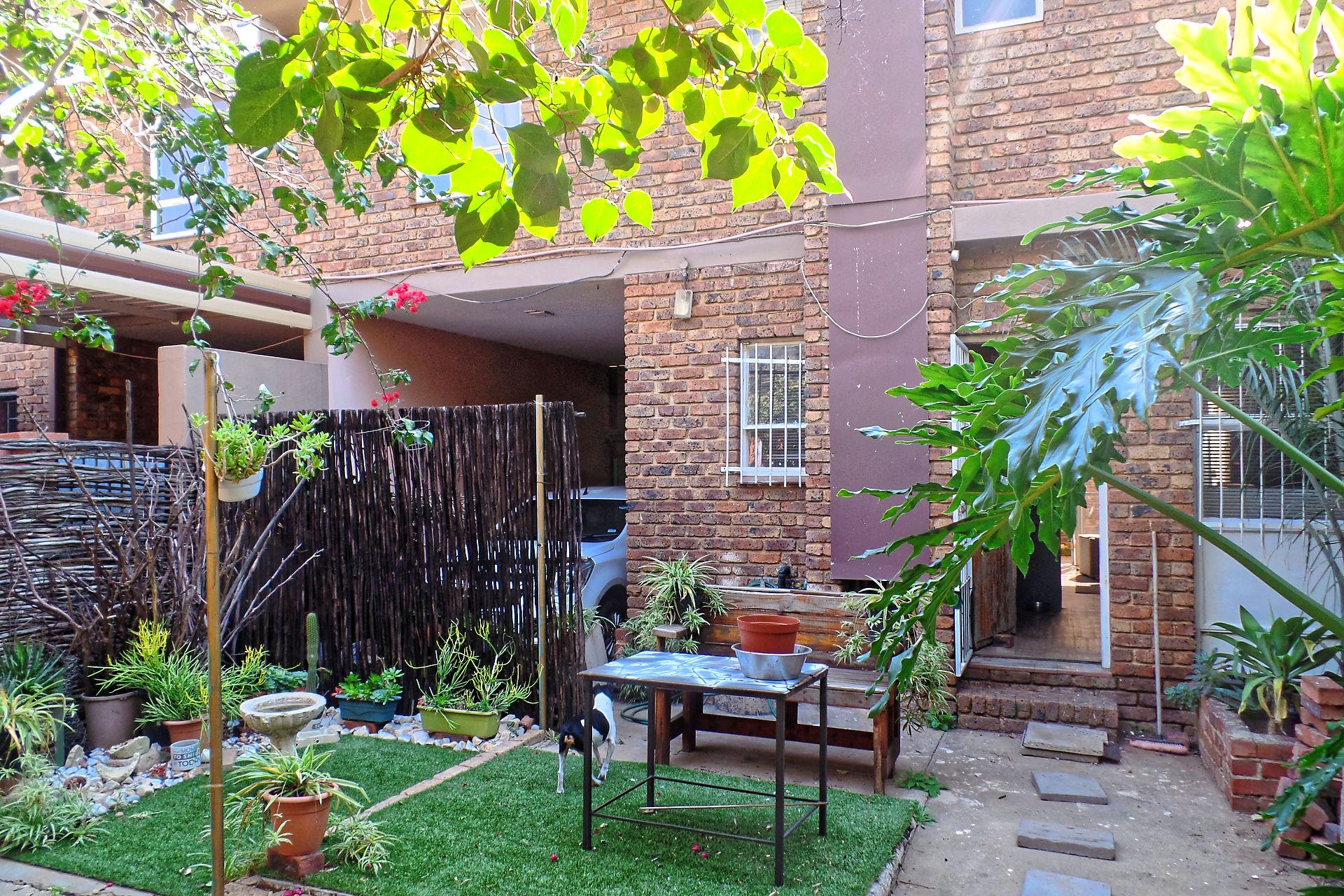 Neat 2-Bed Unit For Sale in Silverton