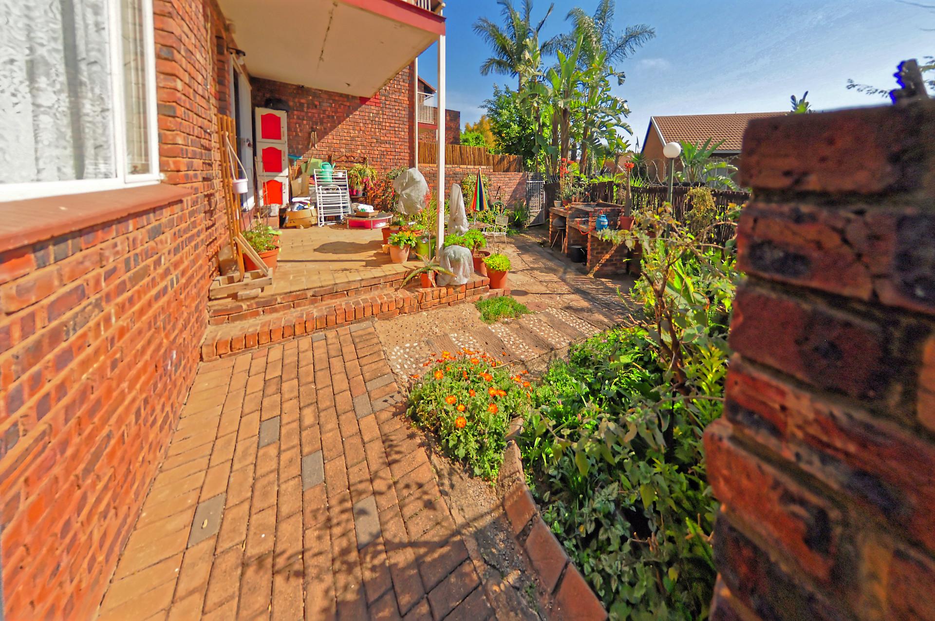 2-Bed Simplex For Sale