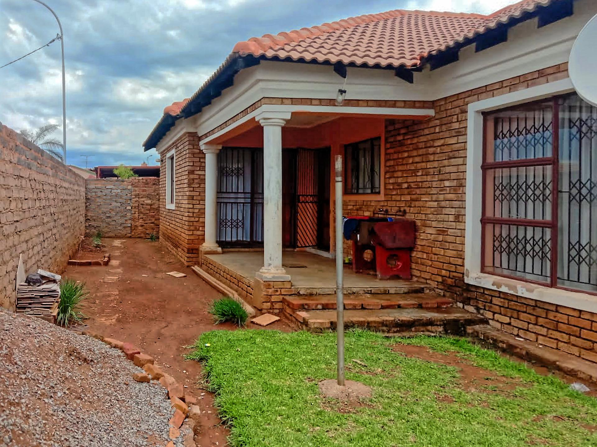 4-Bed House for Sale In Mahube Valley