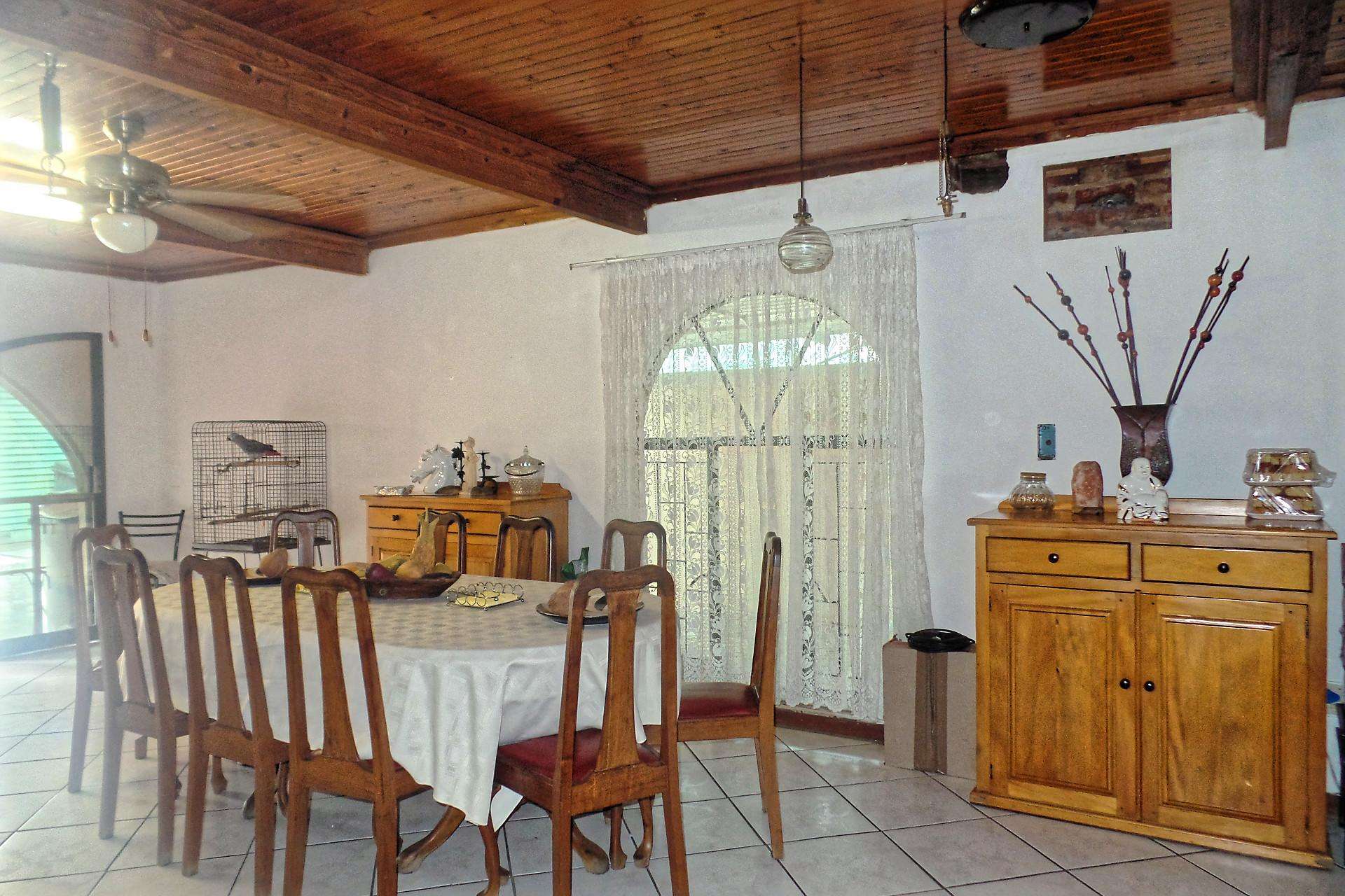 9-Bed Guest House for Sale in Silverton
