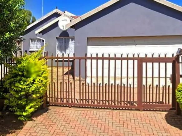 3-bed house for sale in Mahube Valley