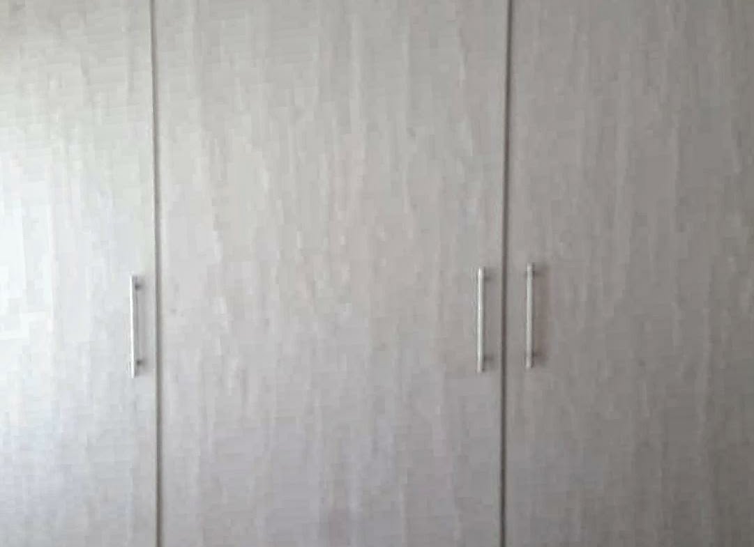 1081