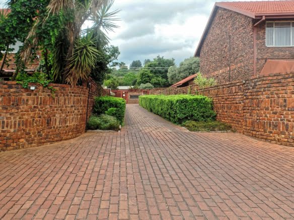 Welcoming neat and clean driveways to the complex