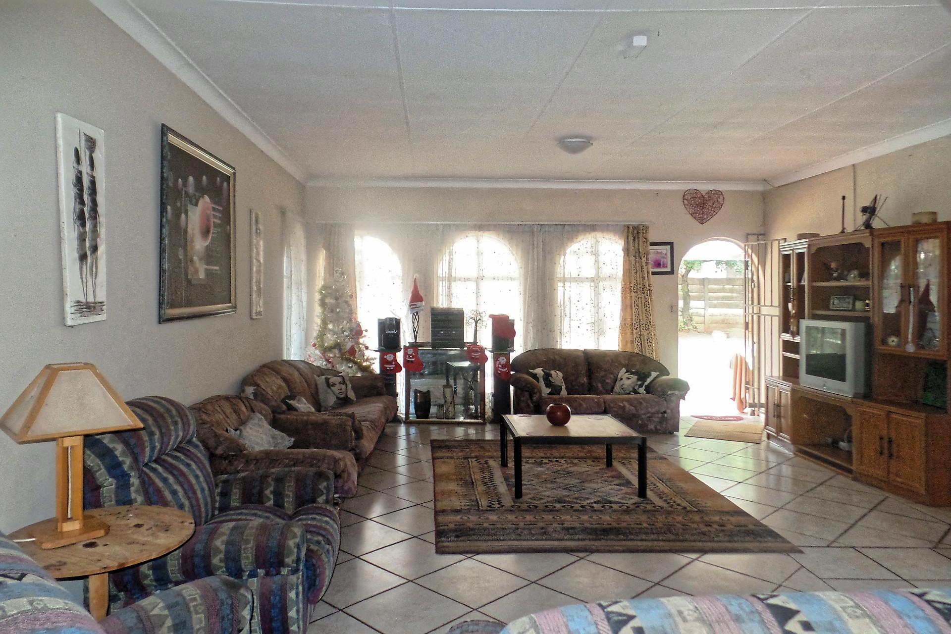 3-Bed Home with Flat for Sale in Silverton