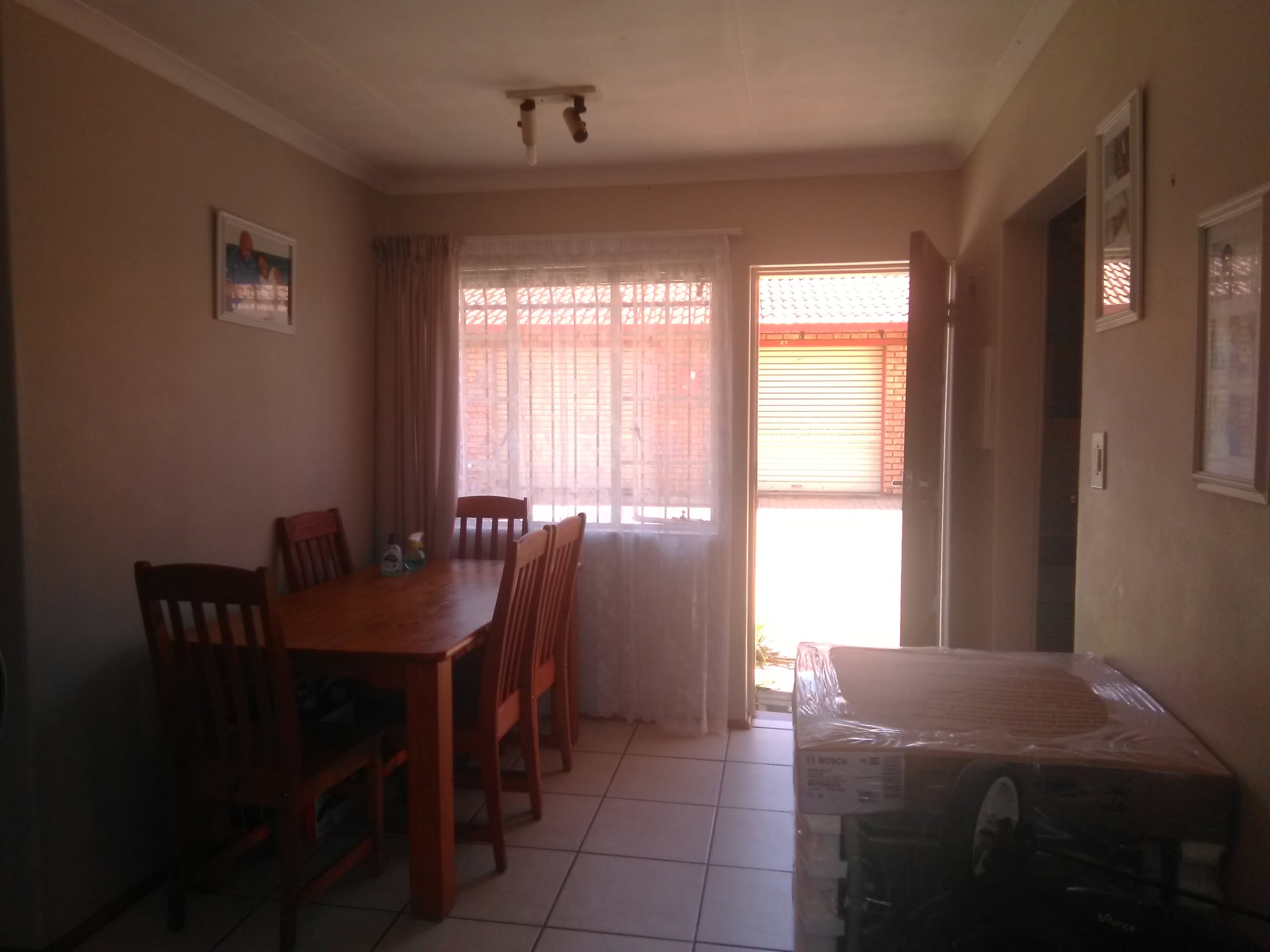 3 Sunny Bed Townhouse to rent in Weavind Park