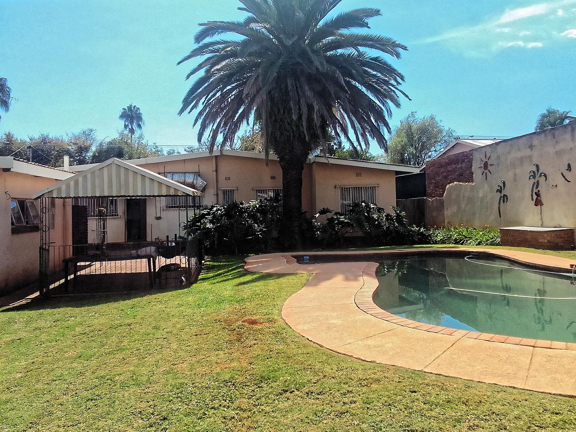 Golden Oldies 4 Bed House for Sale in Silverton