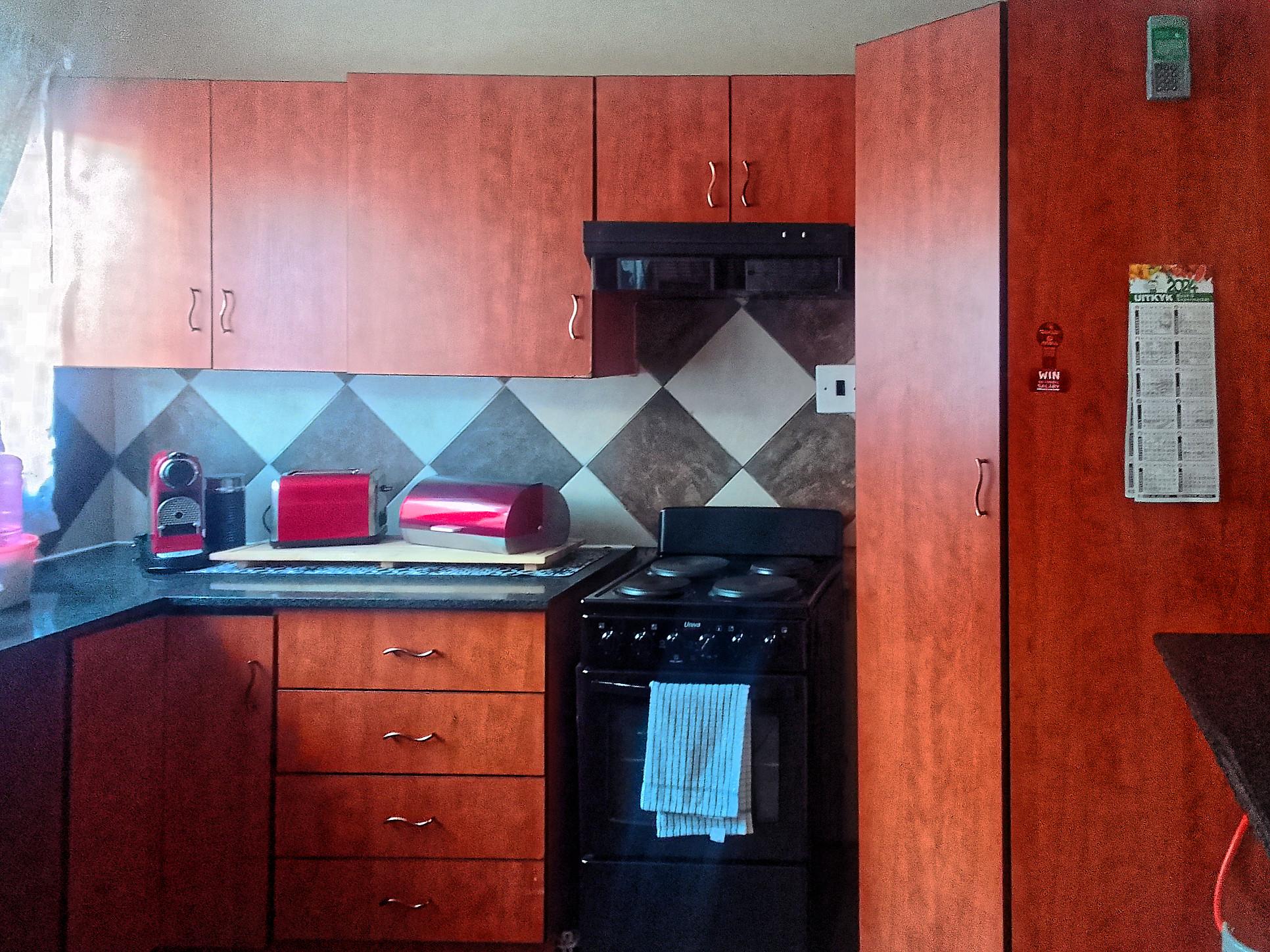 Neat 3-Bed Townhouse for Sale in Silverton