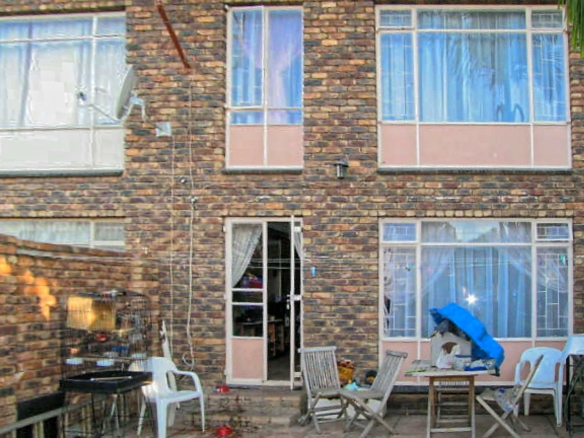 Neat 3-Bed Townhouse for Sale in Silverton