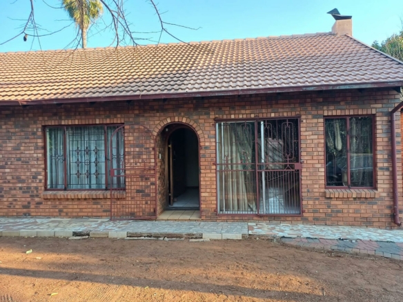 Neat 4-Bed house to Rent in Silverton