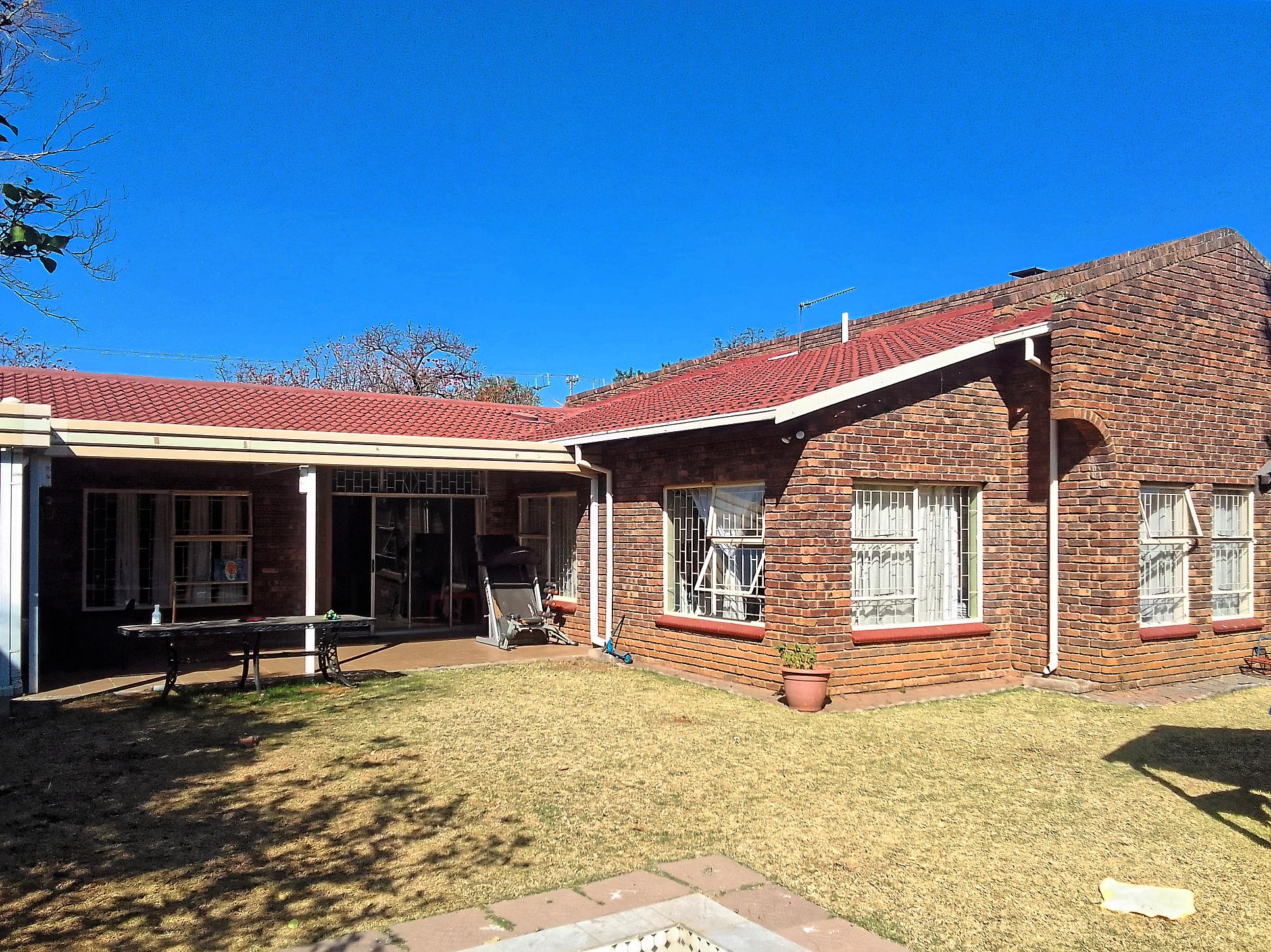 Neat 3-Bed Townhouse to Rent