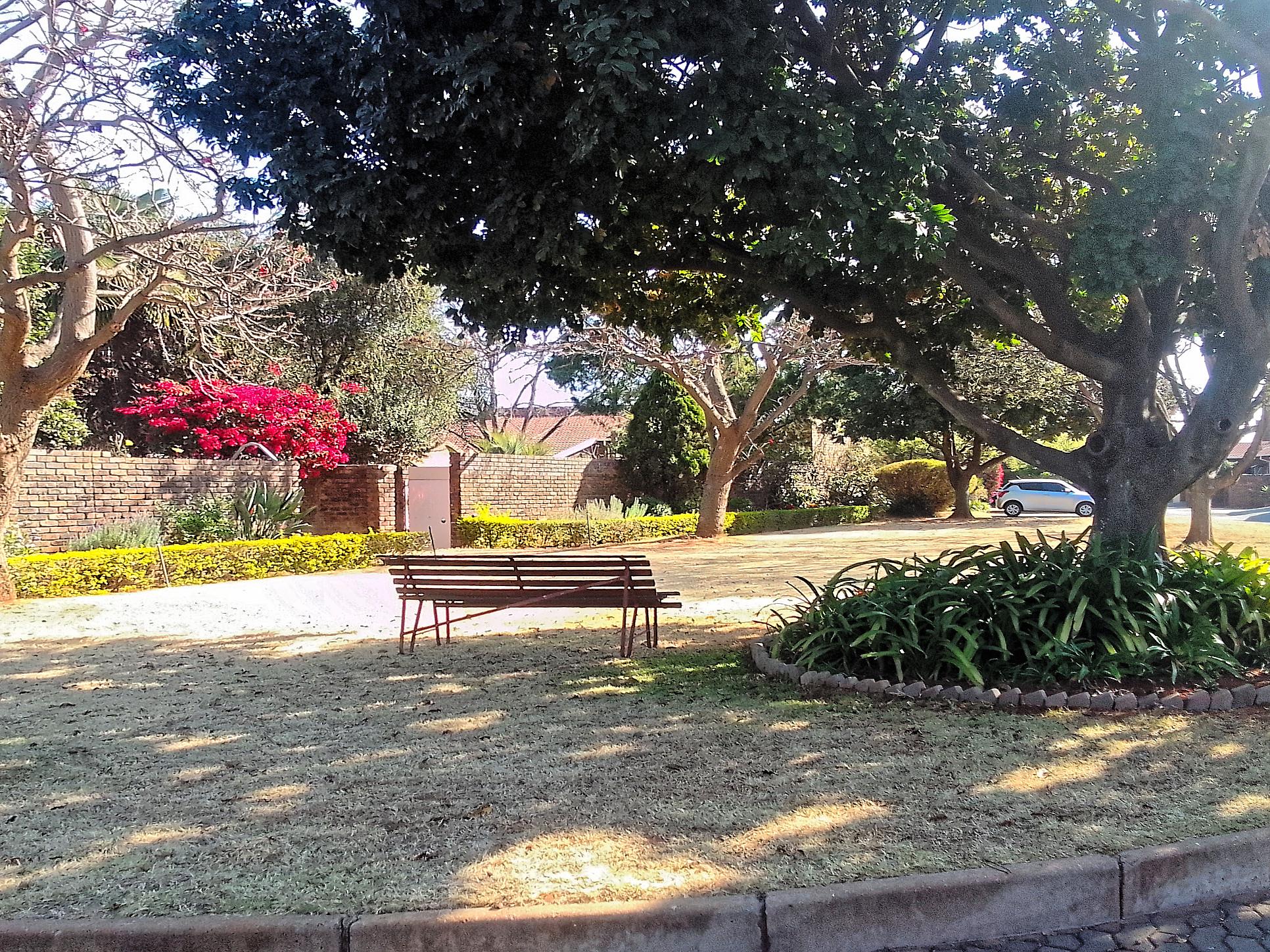 Neat 3-bed townhouse to rent