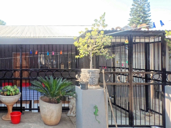 Luxurious 6-Bed house for sale in Silverton