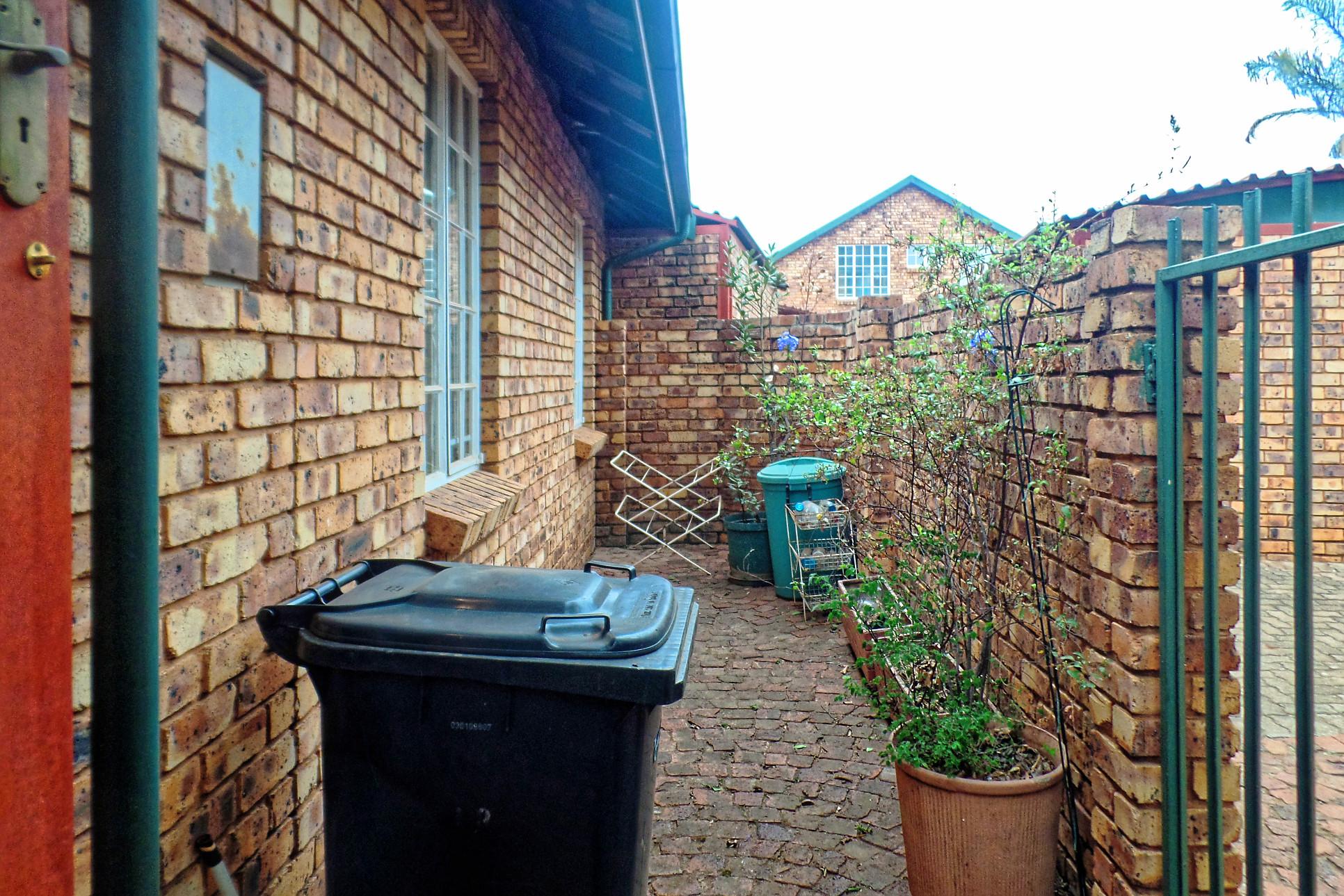 3-bed townhouse for sale in Club View