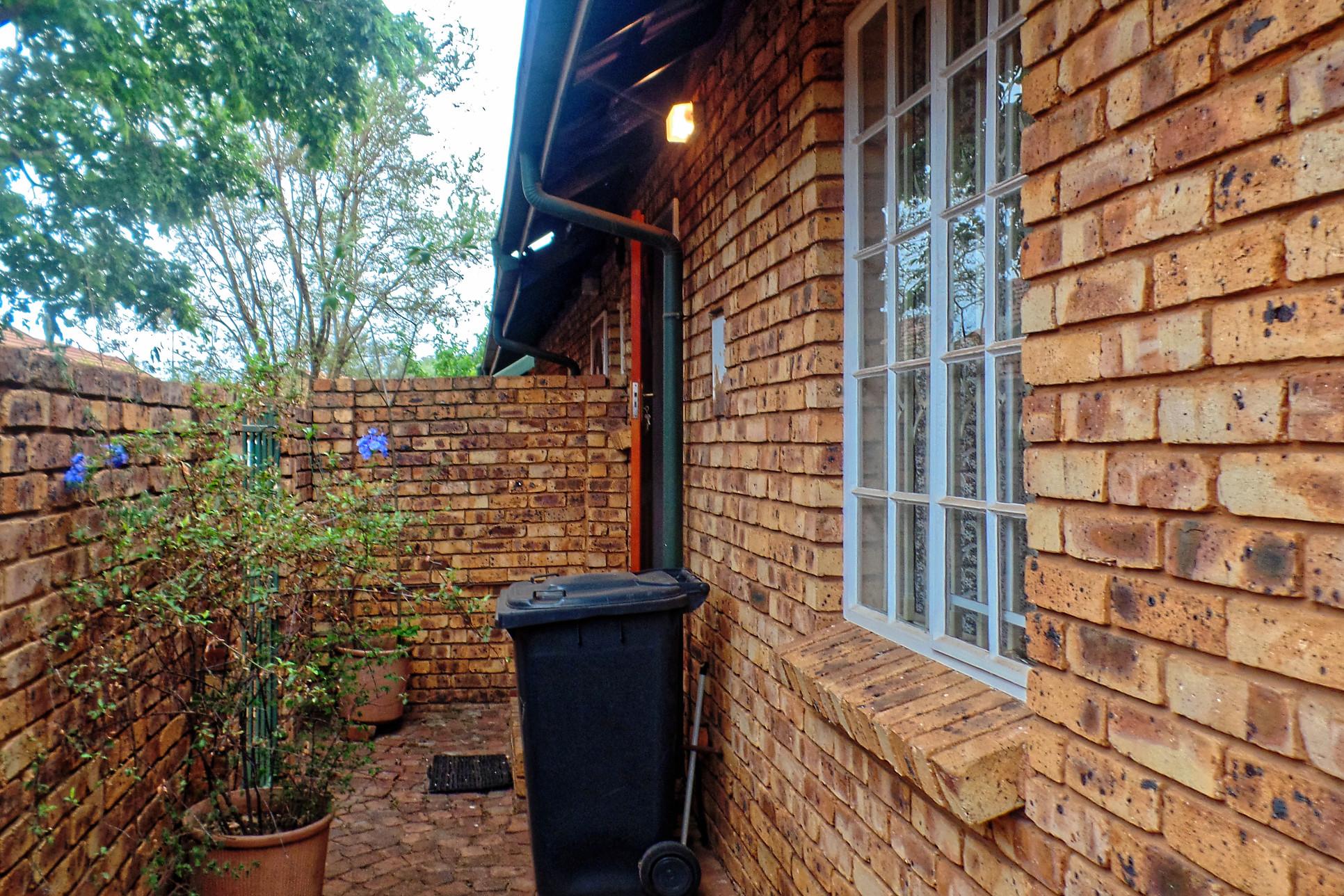 3-bed townhouse for sale in Club View