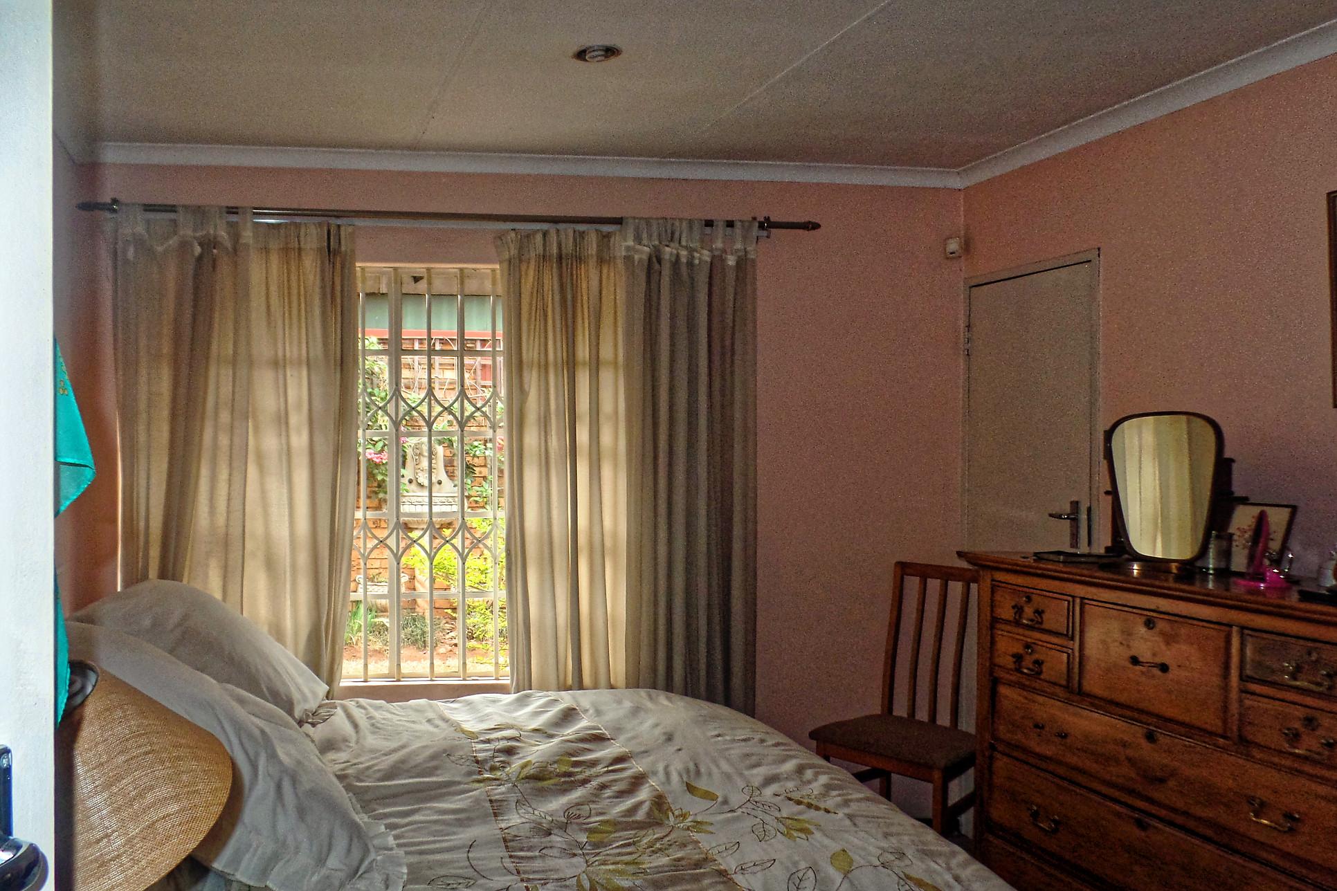 3-bed townhouse for sale in Club View