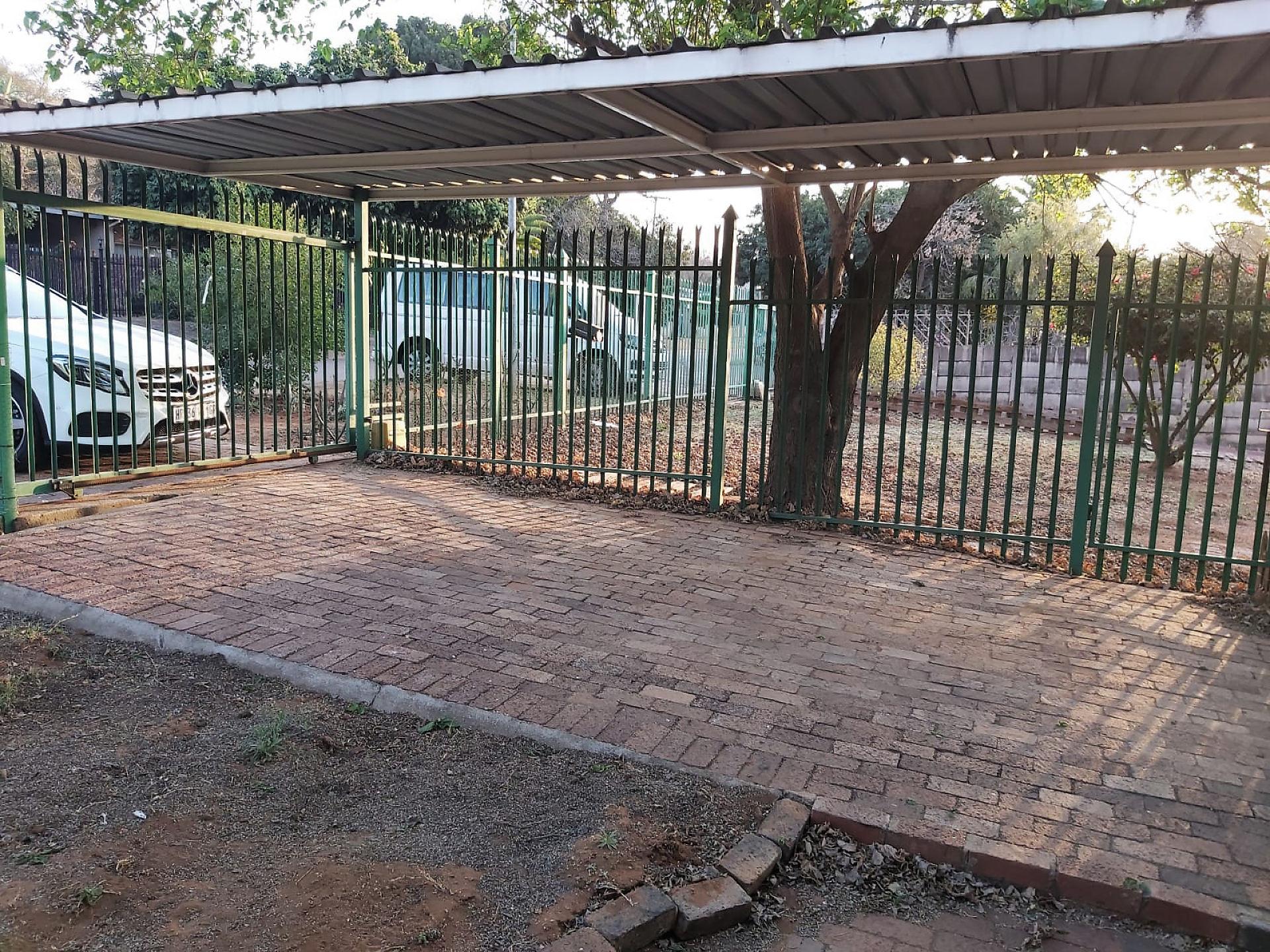 Bachelor Garden Flat to Rent