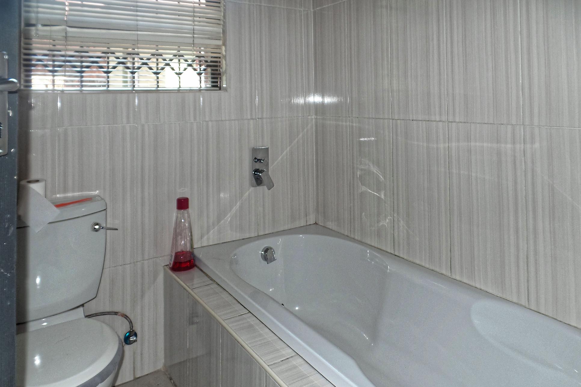 Lovely 2-bedroom house for sale in Nellmapius