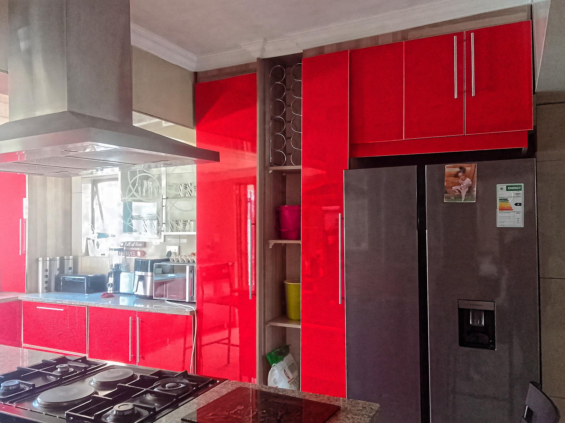 Lovely 3-bedroom Family home in Silverton for Sale