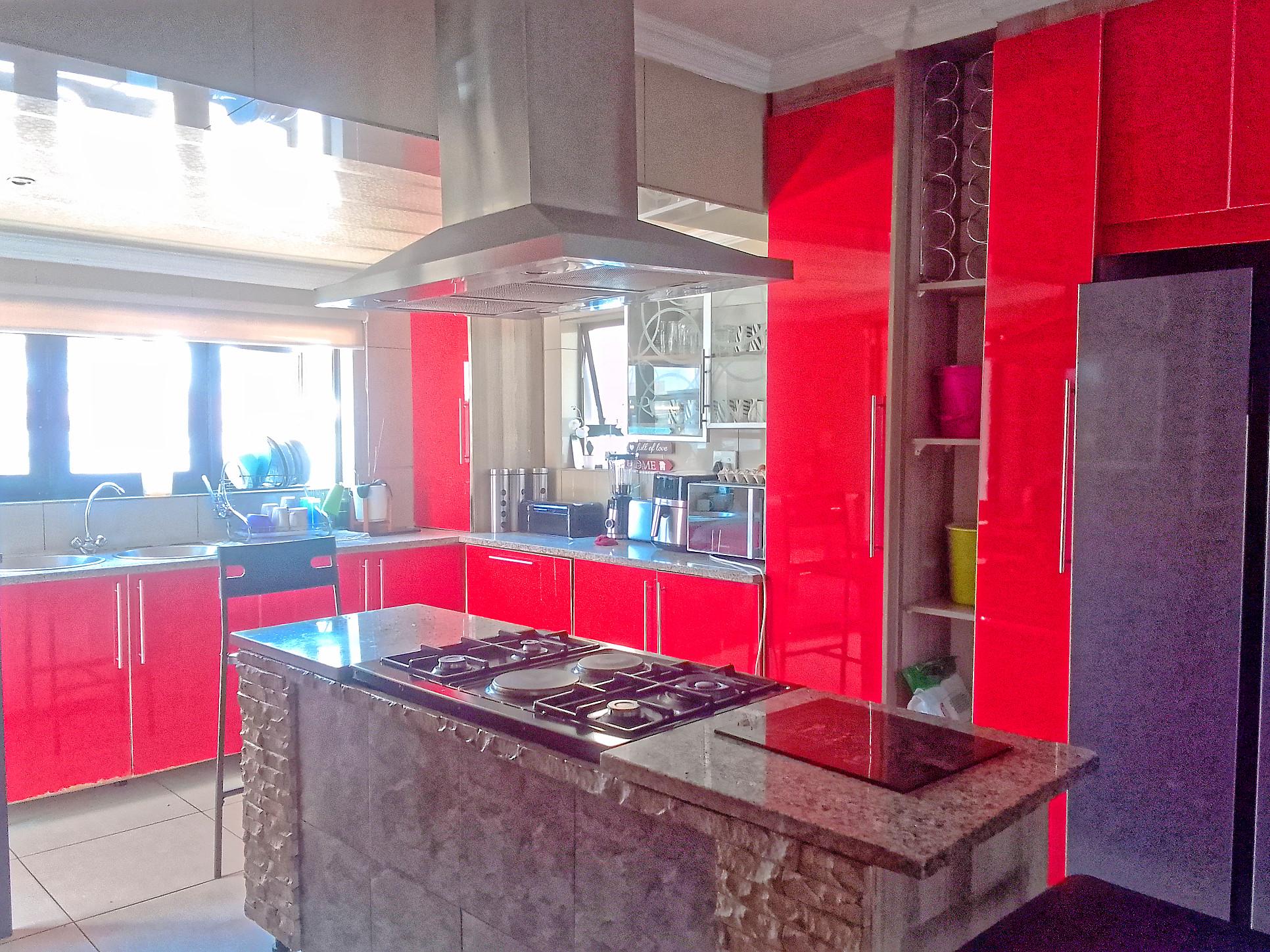 Lovely 3-bedroom Family home in Silverton for Sale