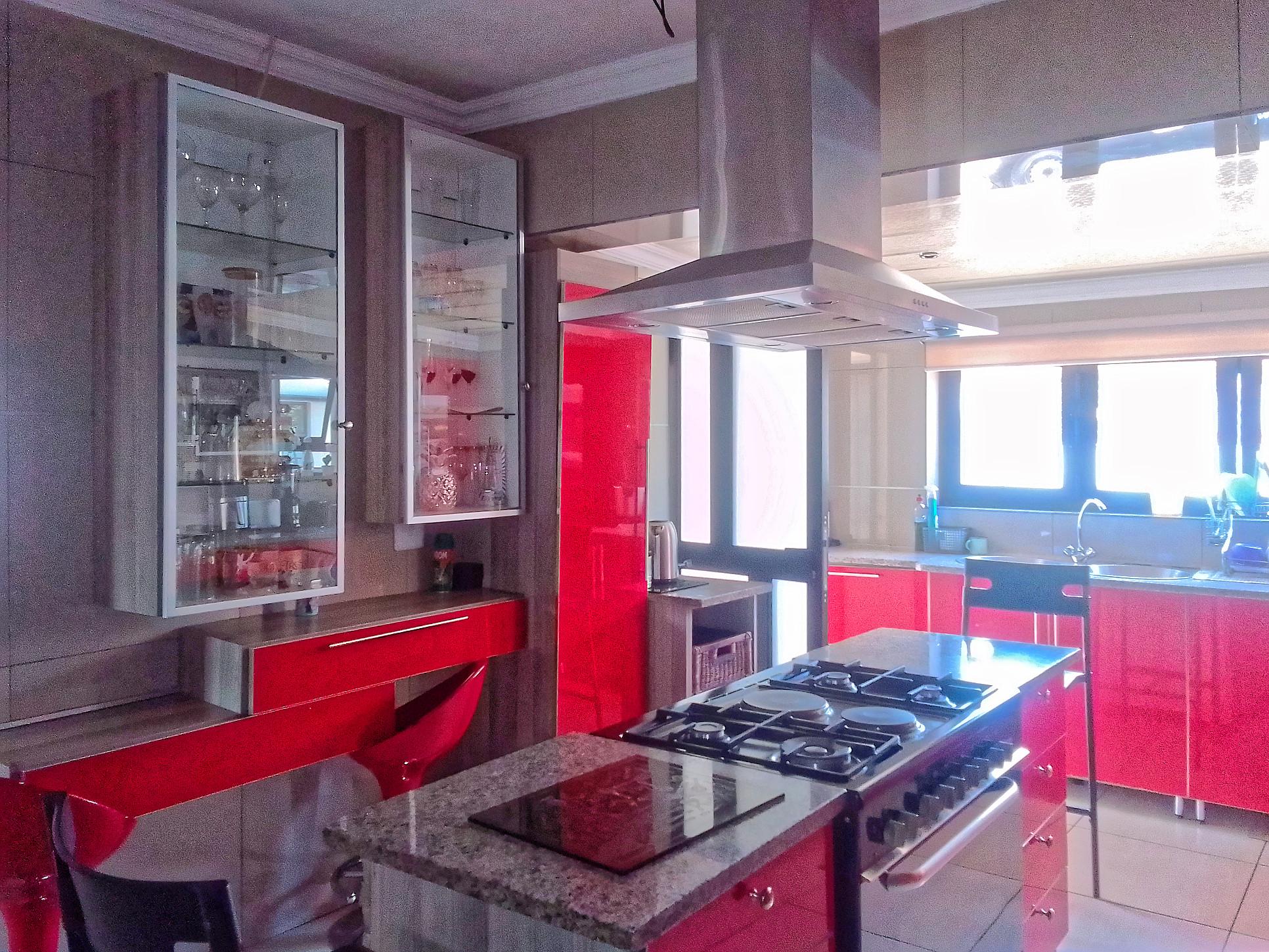 Lovely 3-bedroom Family home in Silverton for Sale
