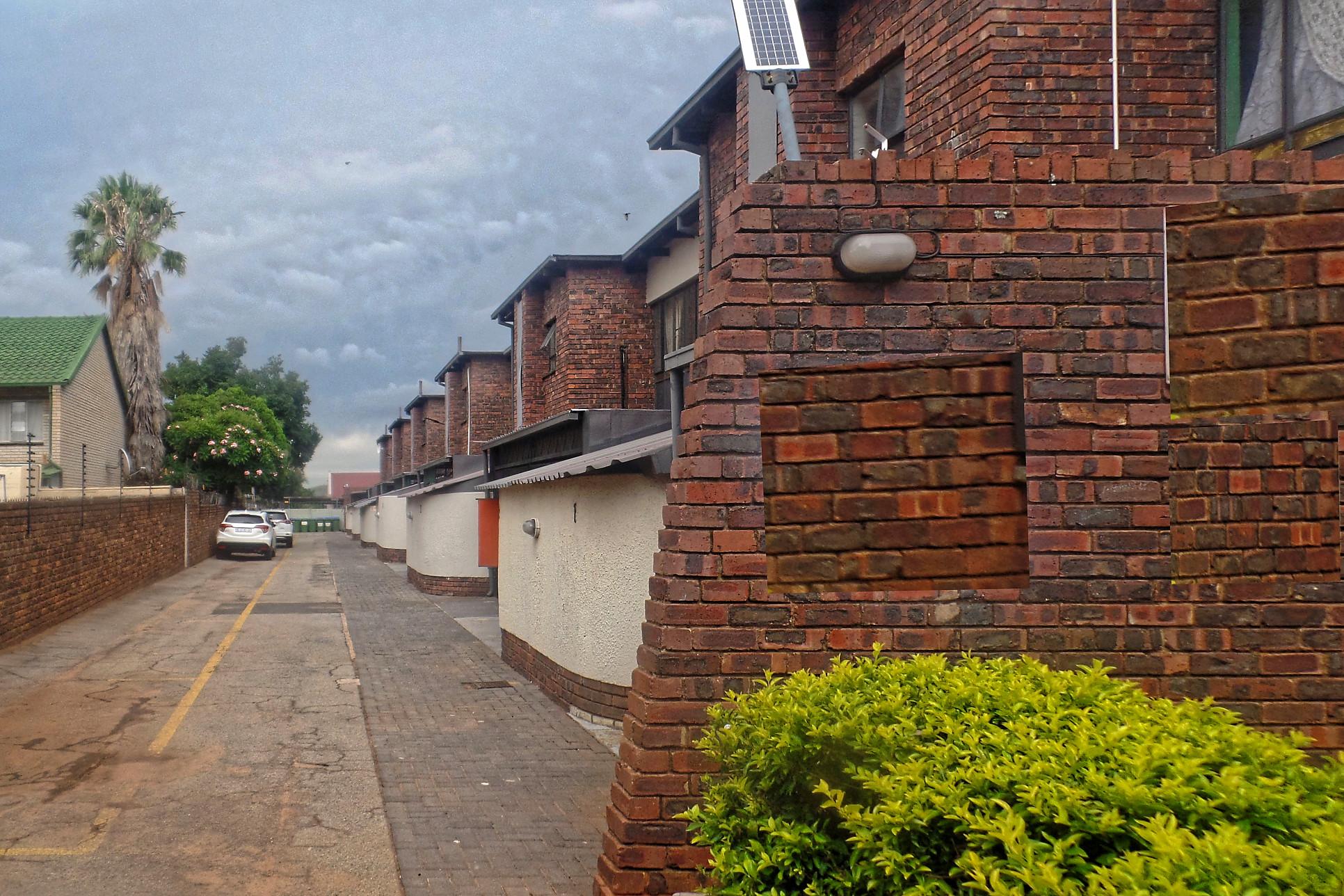 Spacious 2-Bed Townhouse for Sale in Silverton