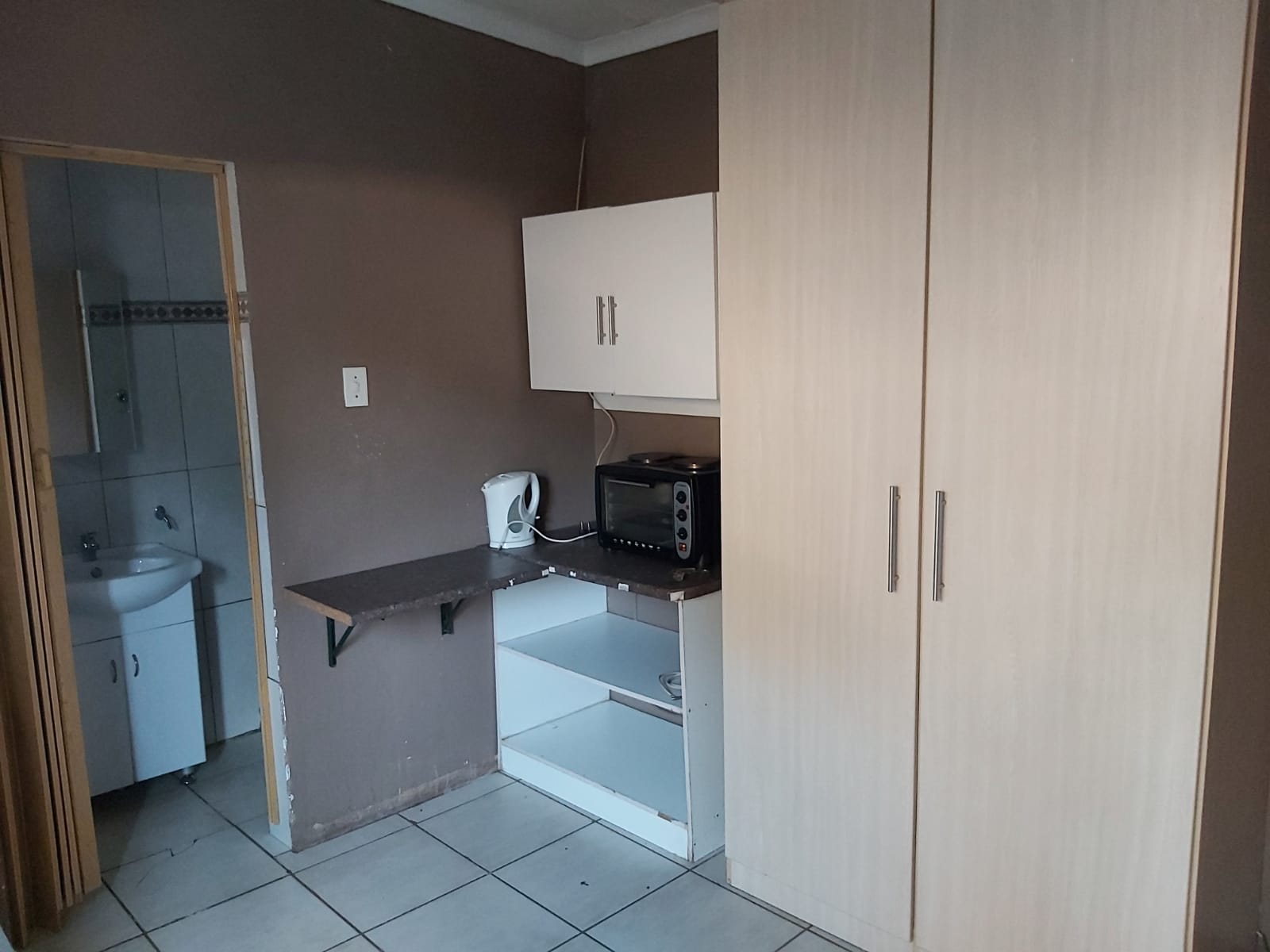 Cosy Bachelor To Rent in Silverton
