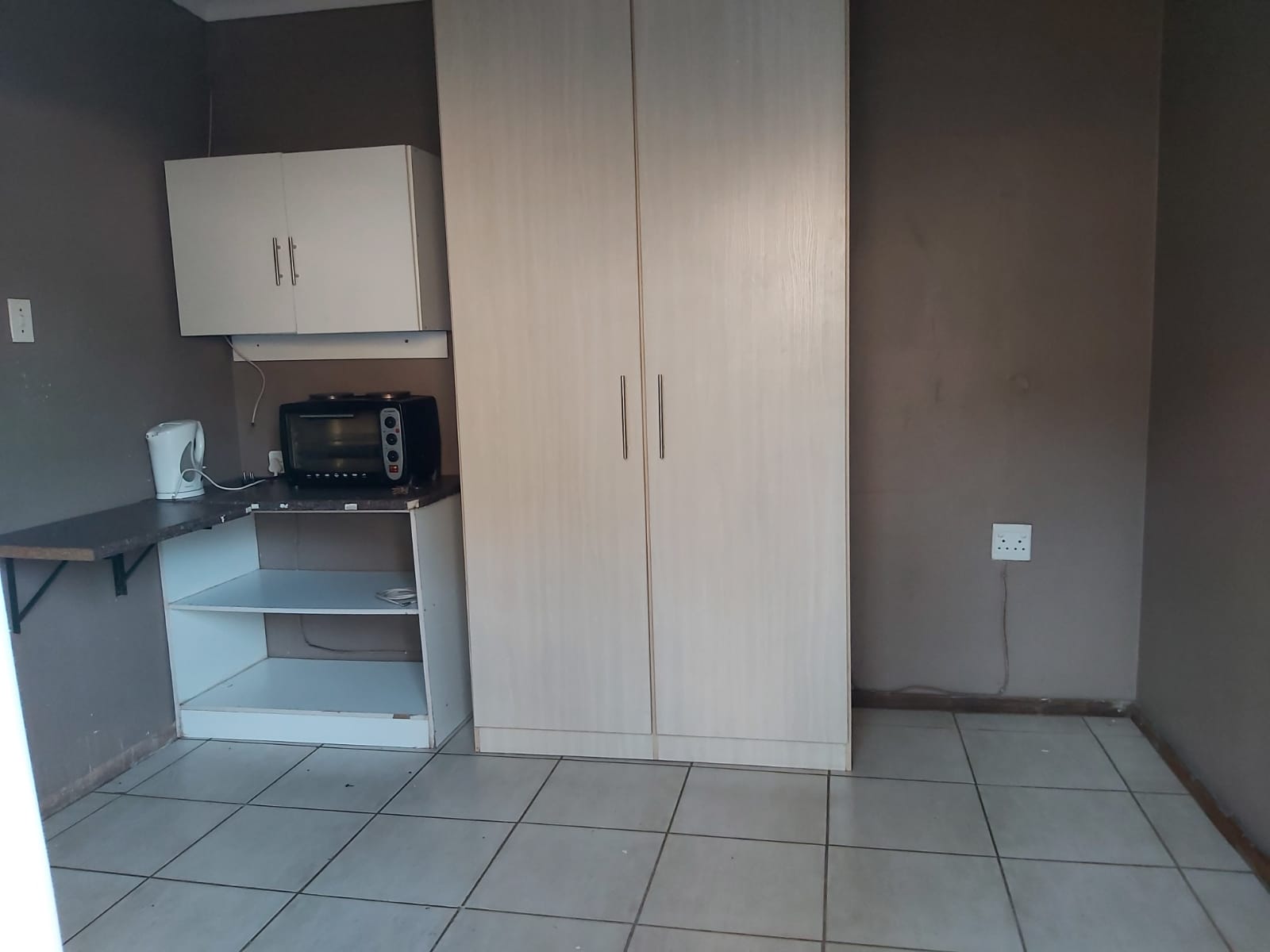 Cosy Bachelor To Rent in Silverton