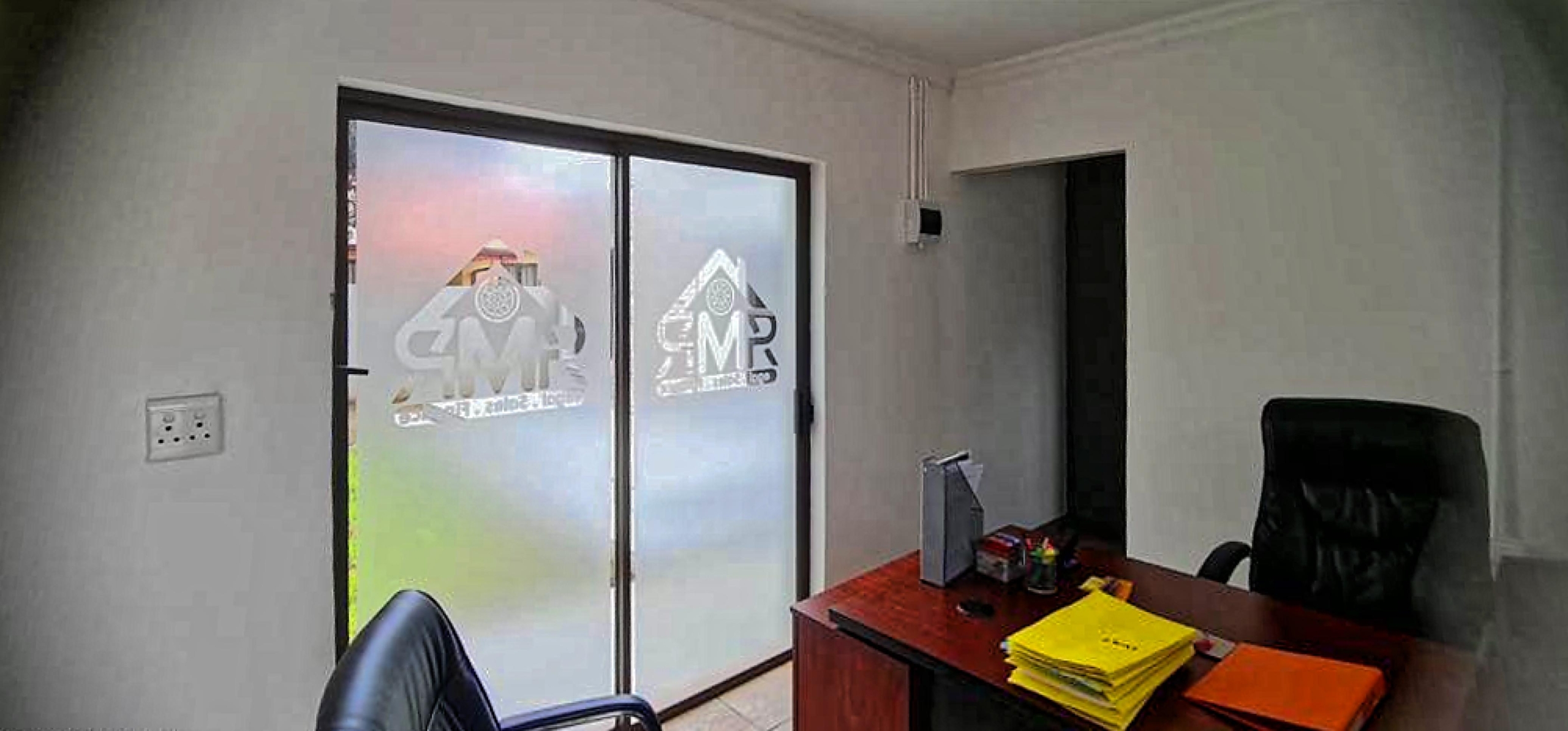 Versatile 4-bed Home with Flatlet