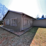 Charming 4-Bed Corner House with Flatlet in Meyerspark
