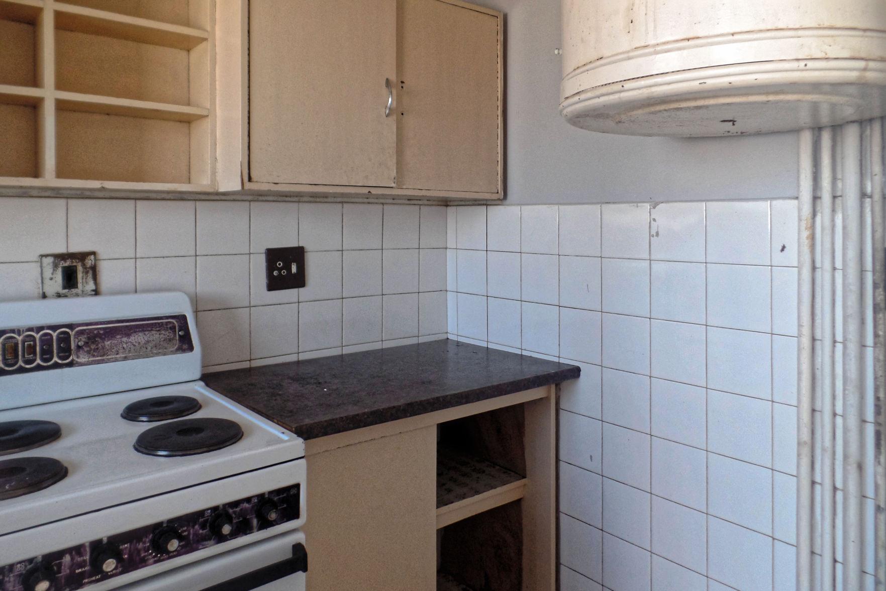 SAM_1040_DxO ONE-Bed Flat for Sale in Silverton!