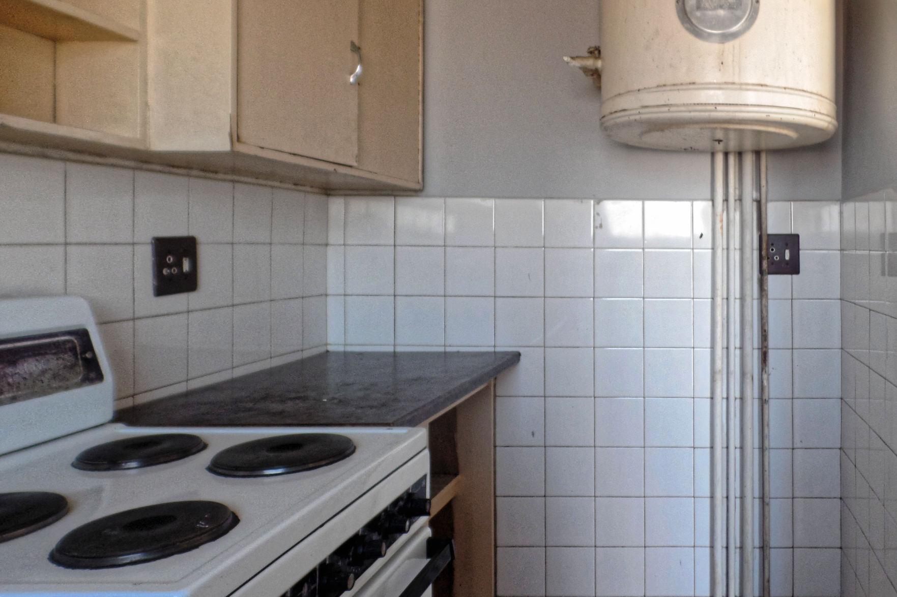 SAM_1042_DxO ONE-Bed Flat for Sale in Silverton!