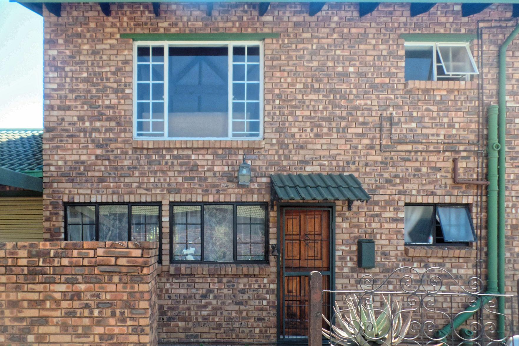 SAM_1139_DxO Lovely 3-Bed Duplex to Rent