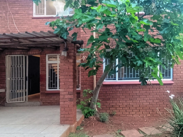 3-Bed Townhouse to Rent in Garsfontein.
